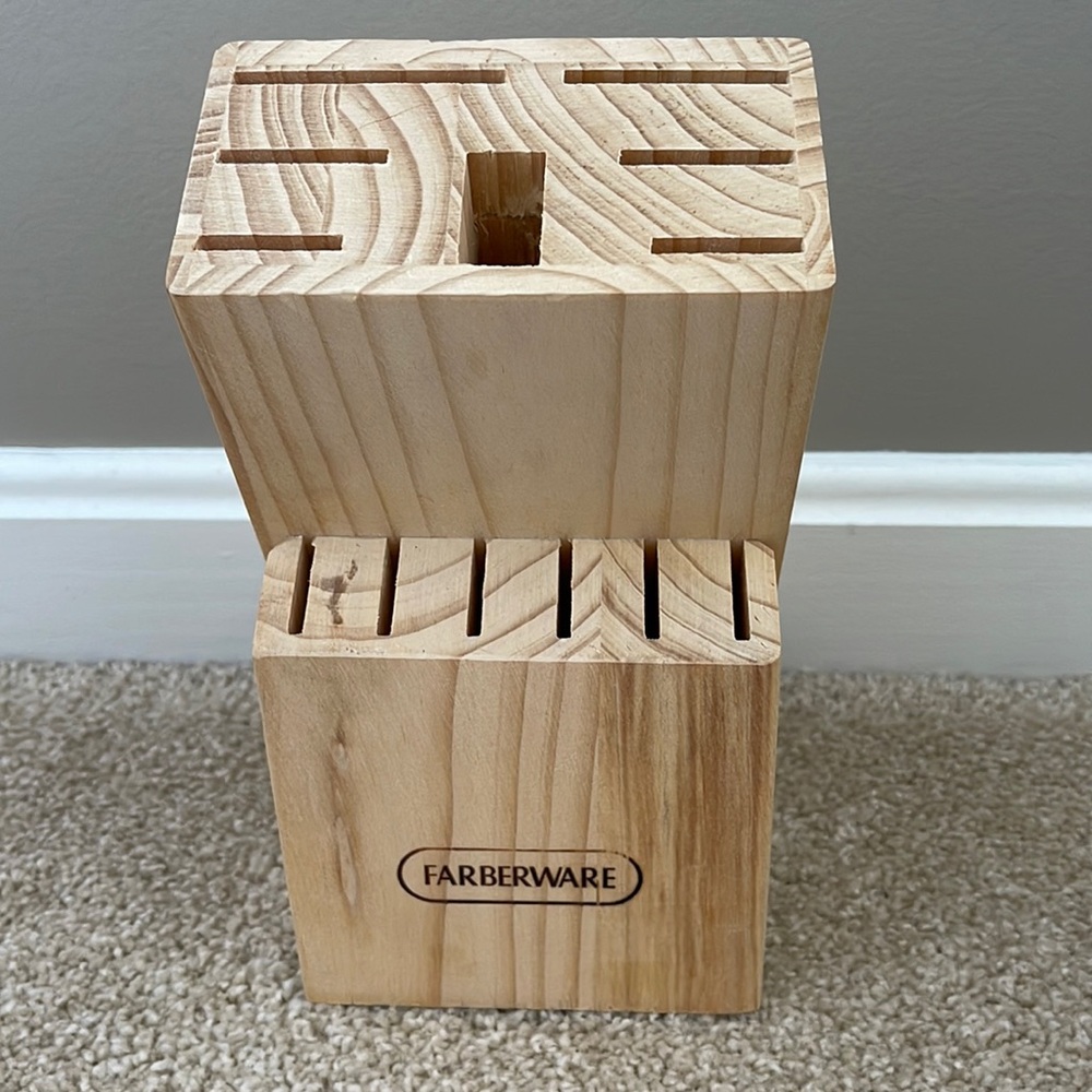 EUC FARBERWARE 13 Slot Wooden Knife Storage Block Natural Wood